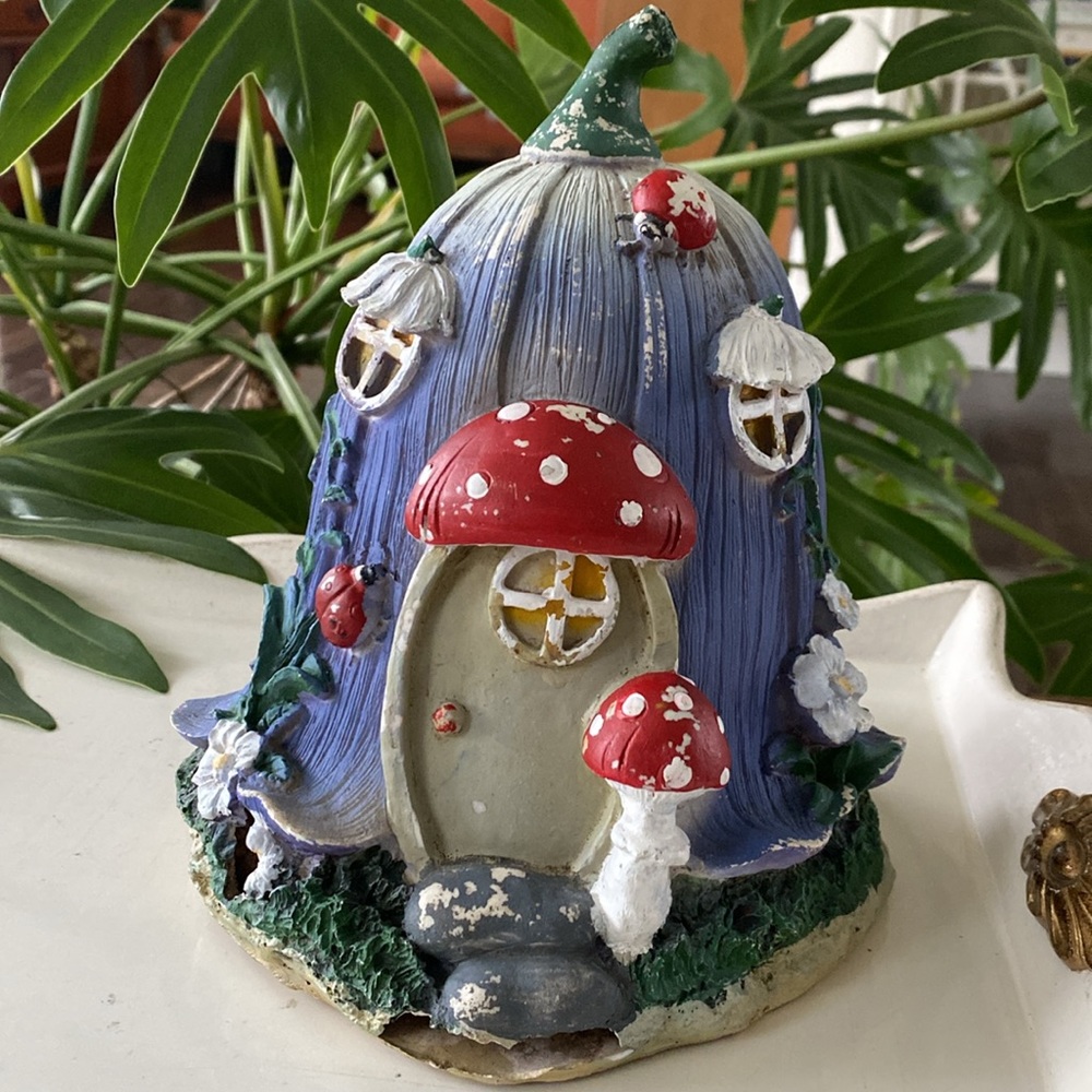 Heartsong Mushroom Fairy House 9”